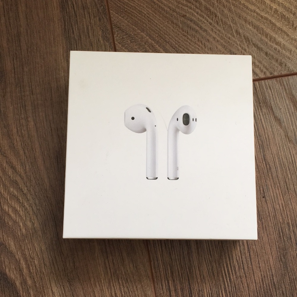 EMPTY AirPods box